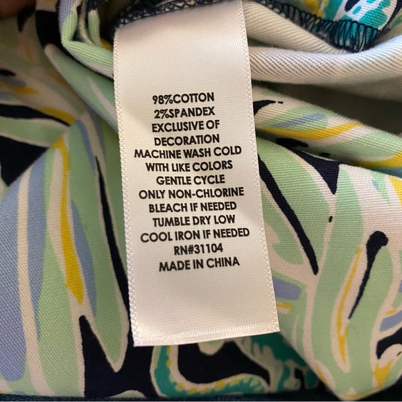 Crown & Ivy Cayo Coco Signature
Halter Tropical Leaf Crochet Trim Halter
Dress - Picture 12 of 12